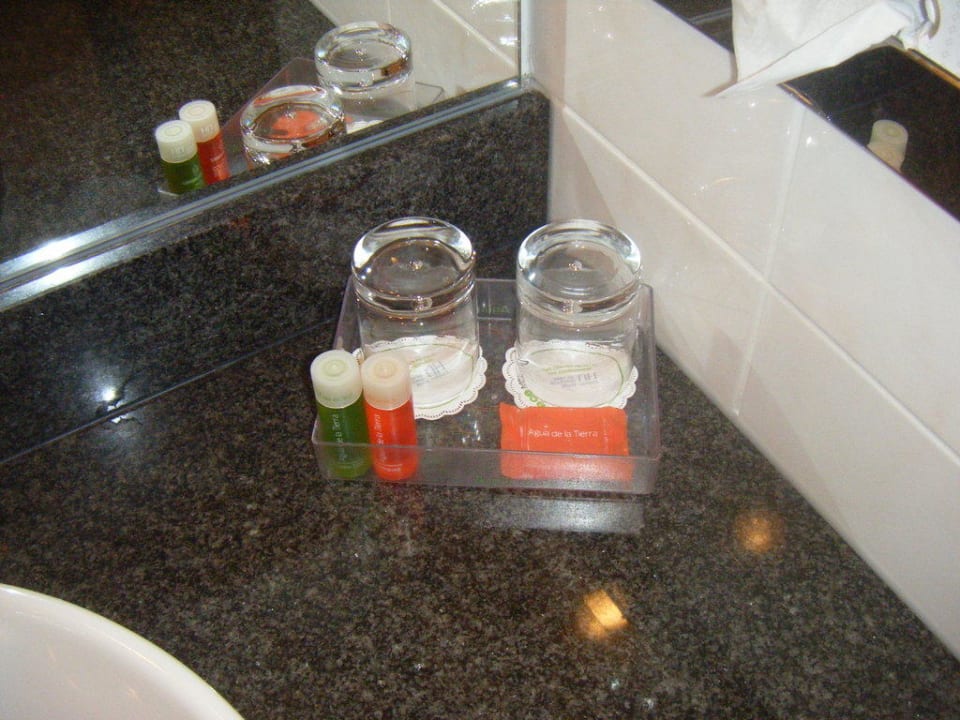 Alles was man im Bad so braucht NH Danube City