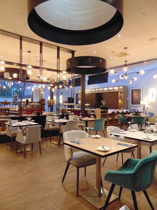 Gastro Radisson RED, Oslo Airport