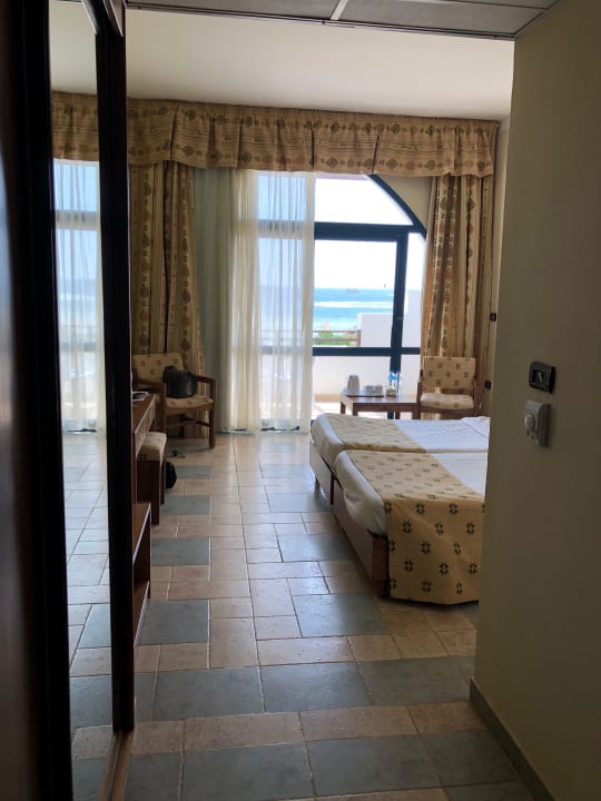 Zimmer Three Corners Equinox Beach Resort