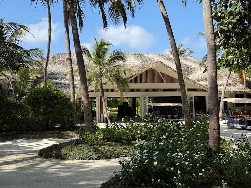 Gartenanlage Le Meridien Maldives Resort & Spa