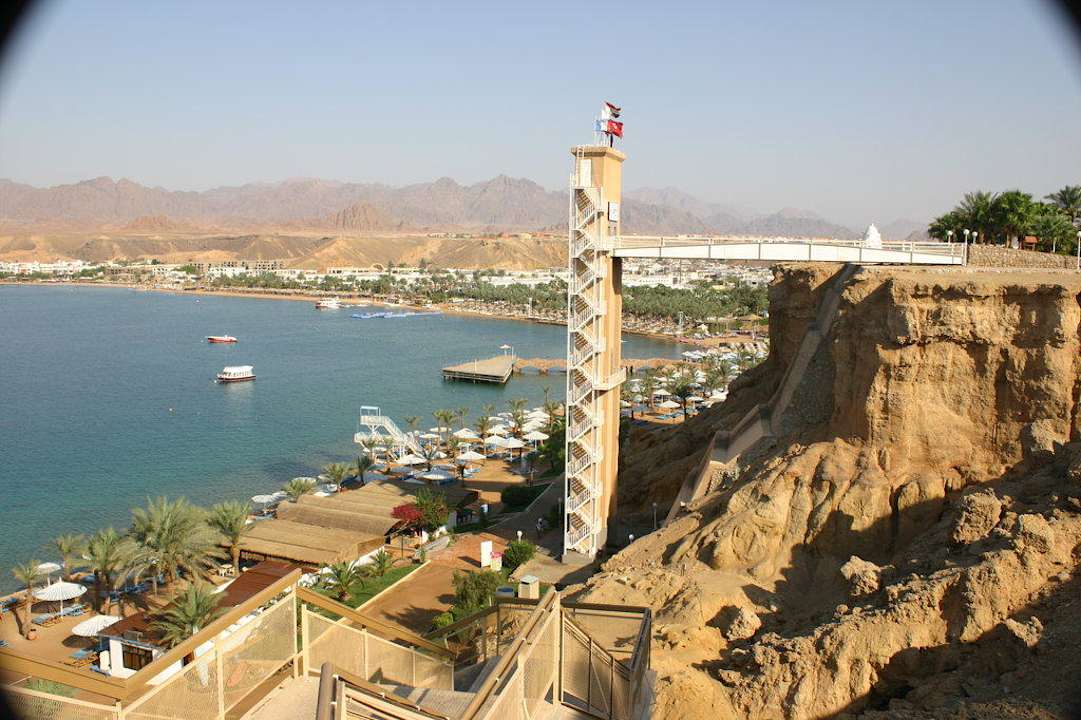 Panoramafahrstuhl zum Strand Albatros Sharm Resort