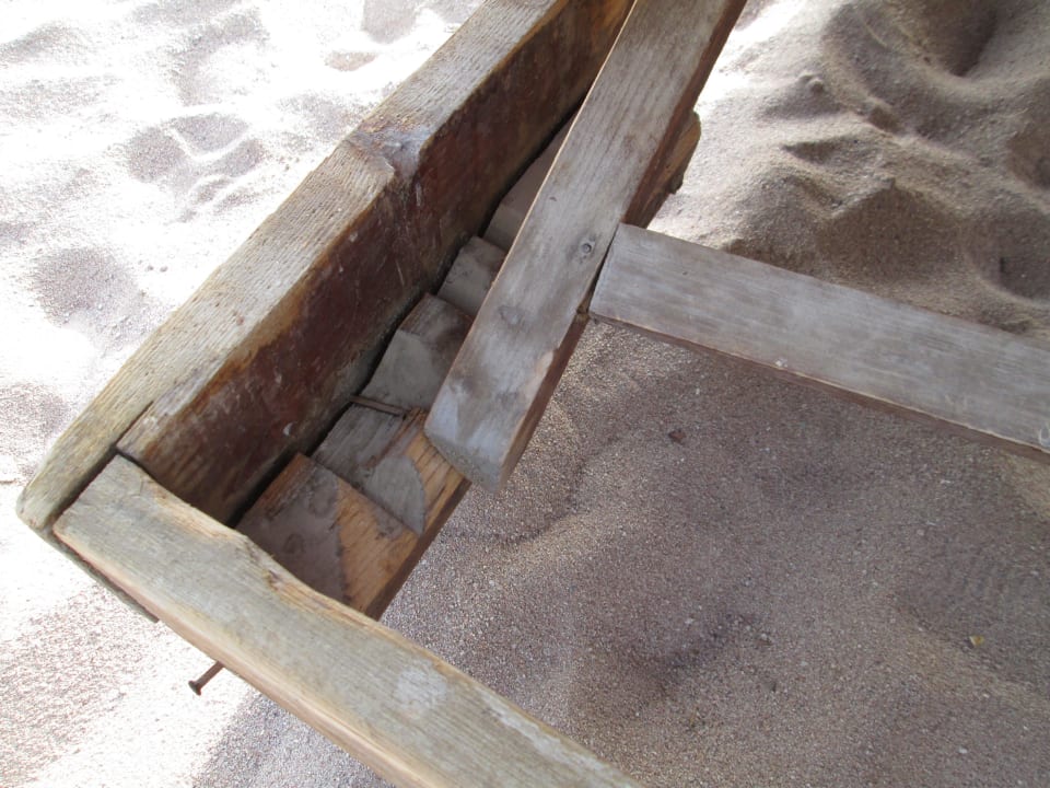 Halterung ausgerrissen Ghazala Gardens