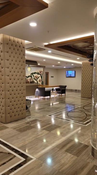 Lobby Sherwood Exclusive Lara