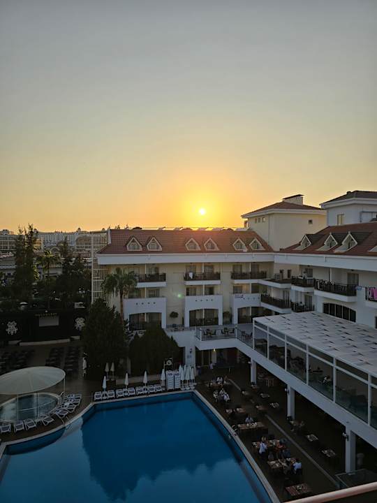 Pool Side Aquamarin Resort & Spa