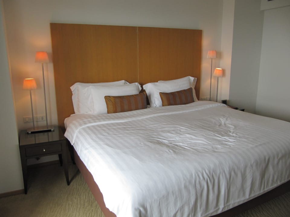 Großes bequemes Bett Hotel Lebua At State Tower