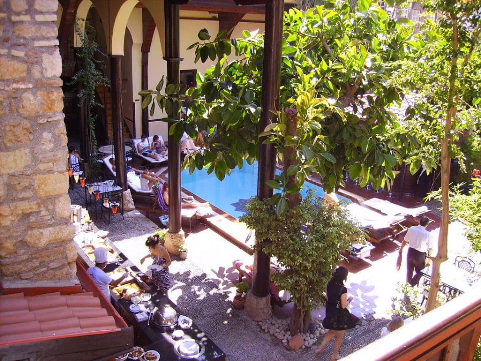 Pool zu Frühstückszeit Alp Pasa Hotel - Special Class