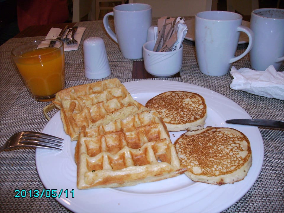 Frische Waffeln und Pfannkuchen Paloma Oceana