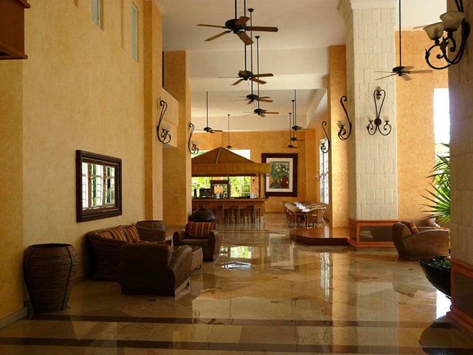 Bar in der Lobby Catalonia Royal Tulum Beach & Spa Resort - Adults only