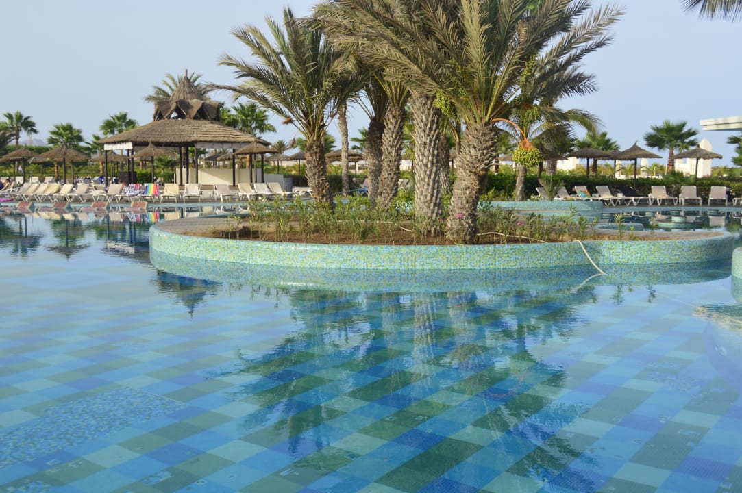 Pool Hotel Riu Karamboa