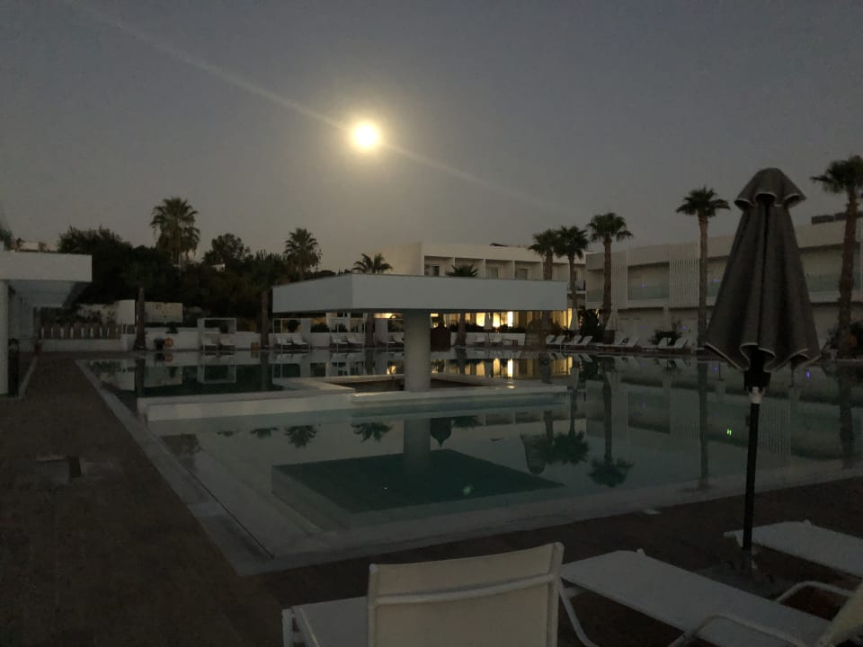 Pool White Dreams Resort & Anex