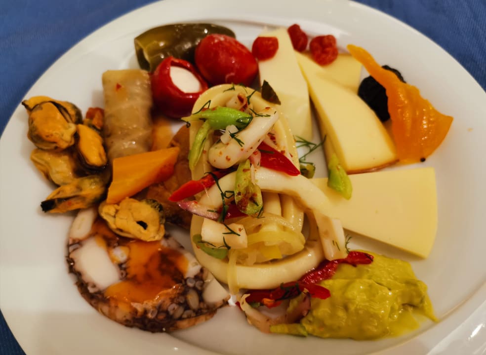 Gastro Royal Taj Mahal Hotel