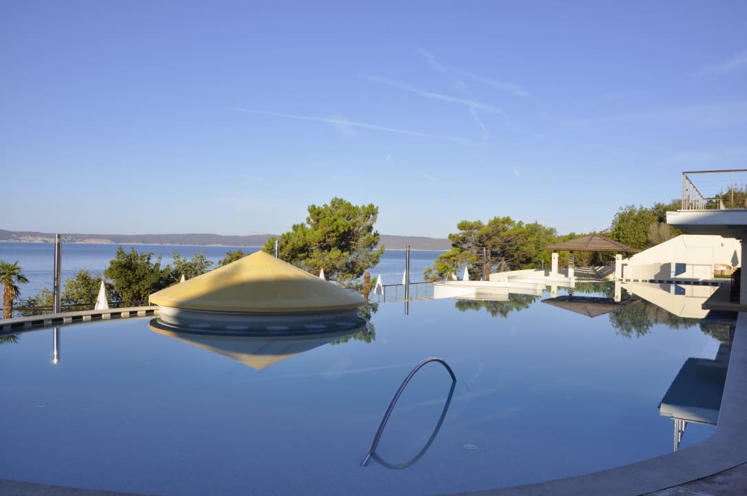 Poolbar Wyndham Grand Novi Vinodolski Resort - The View & Family Apartments