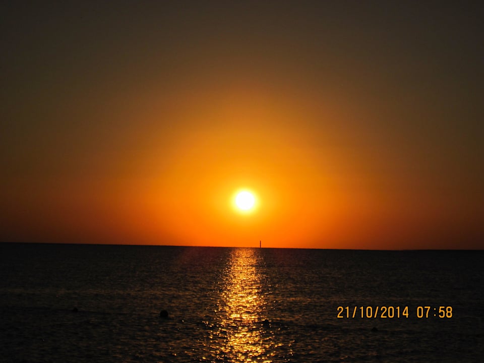 Рассвет Menaville Safaga