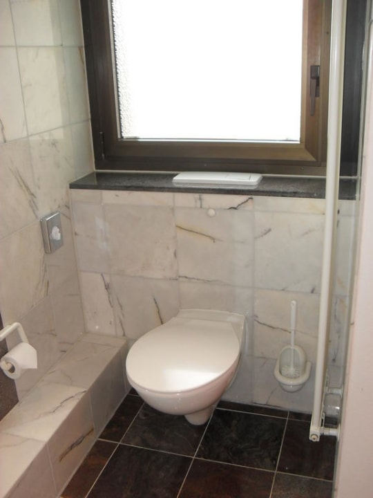 WC Lindner Hotel Dusseldorf Seestern, part of JdV by Hyatt