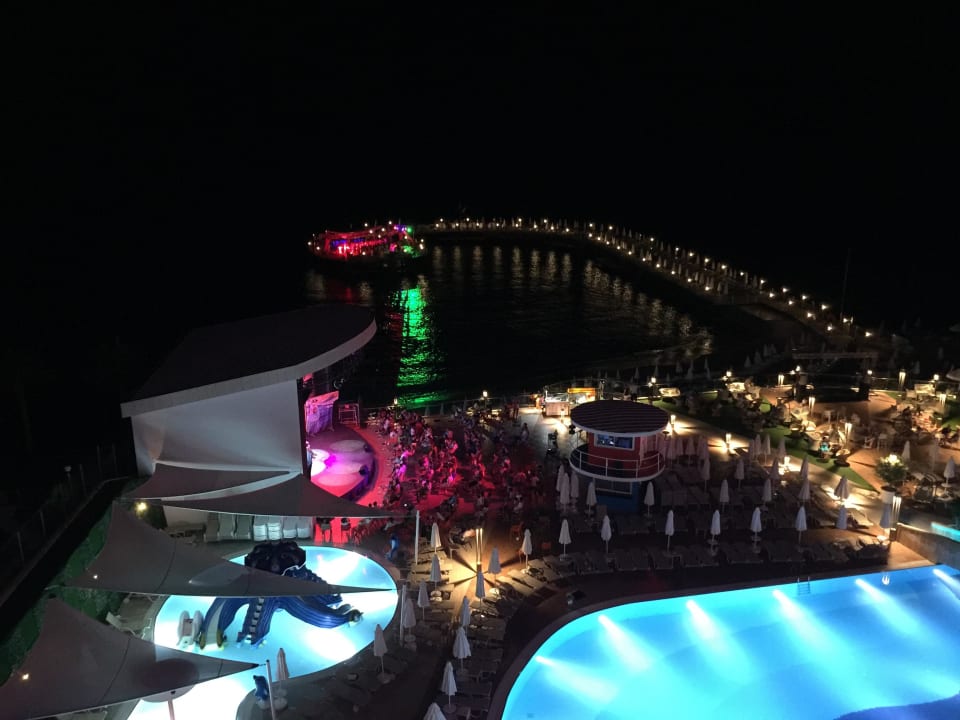 Blick vom Balkon Azura Deluxe Resort & Spa Hotel