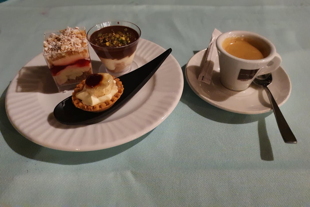 Gastro Anissa Beach & Village