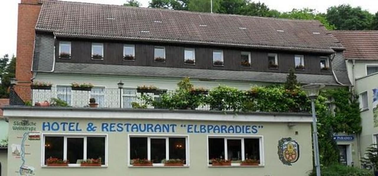 Foto direkt vom Elbufer Hotel Elbparadies