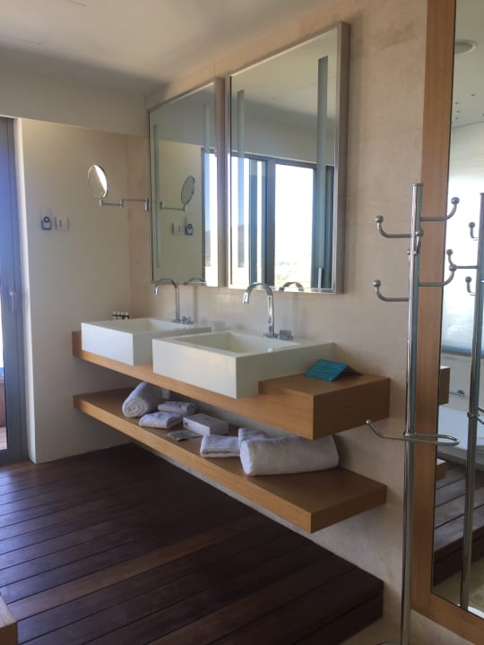 Deluxe Room Badezimmer Lindos Blu, Luxury Hotel & Suites - Adults only