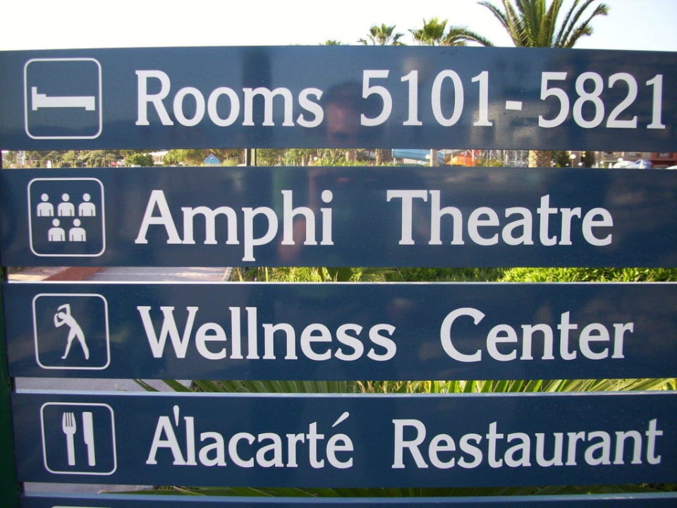 Hinweisschilder Ephesia Holiday Beach Club