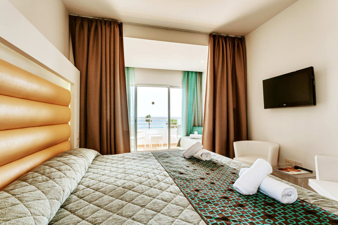 Zimmer Leonardo Cypria Bay - Family Resort