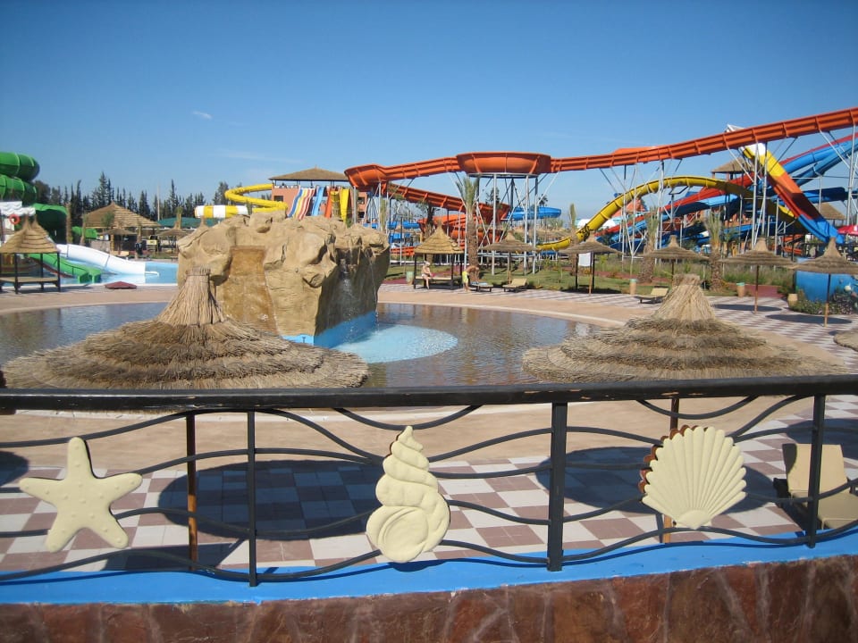 Widok na część rekreacyjną obiektu Pickalbatros Aqua Fun Club Resort