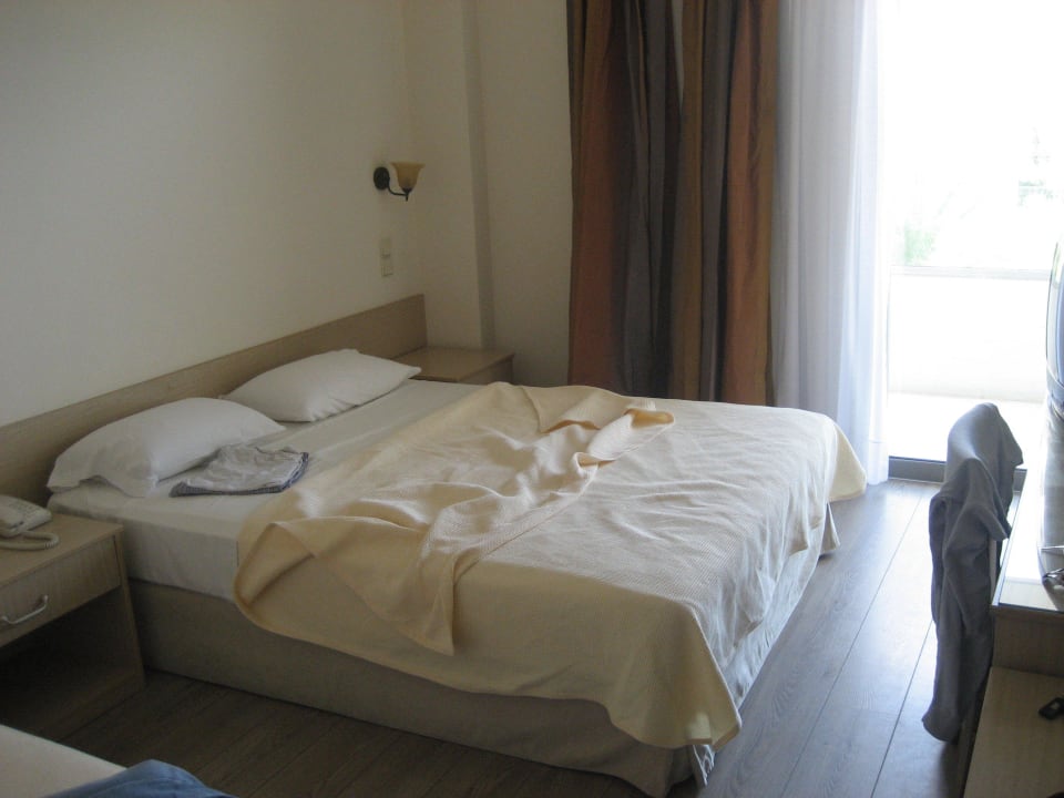 Doppelbett Amarilia Hotel