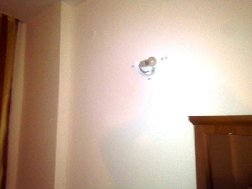 Defekte Wandlampe Hotel Tiva del Mar Beach