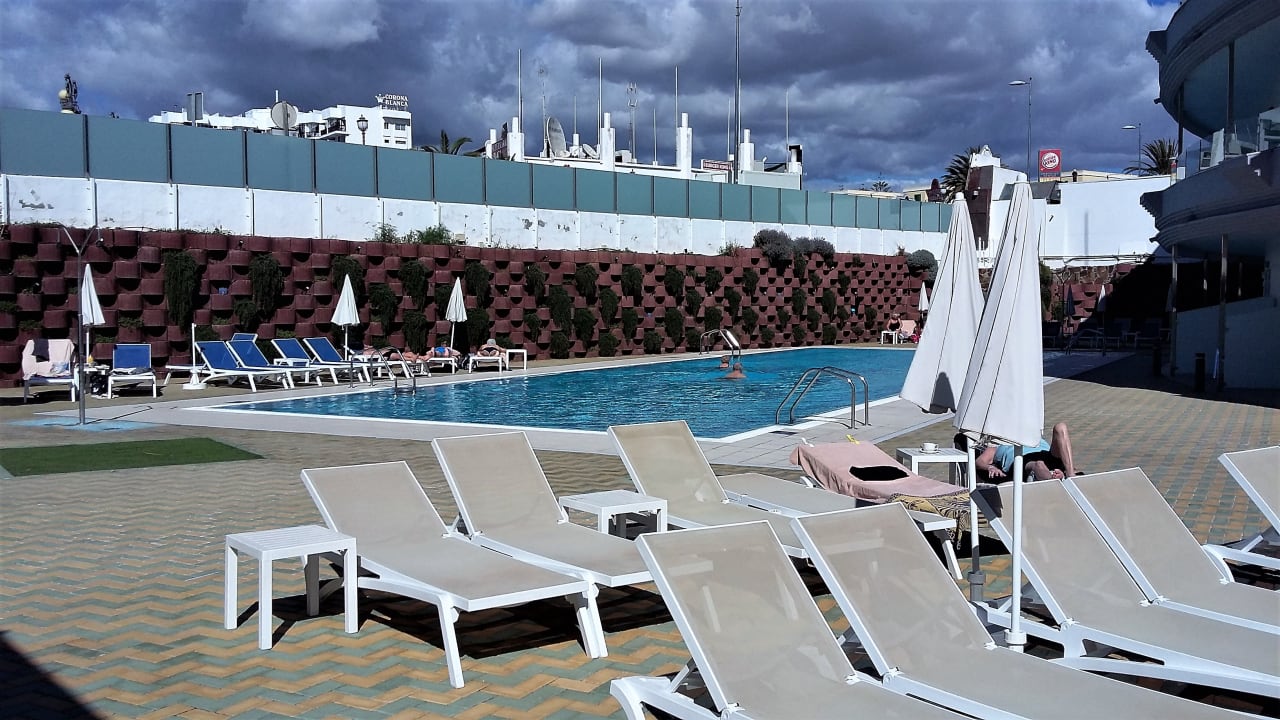 Pool HL Suitehotel Playa del Ingles