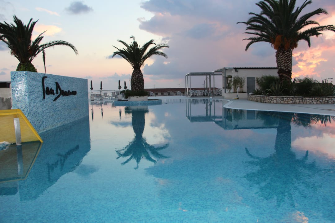 Pool San Domenico Family Hotel