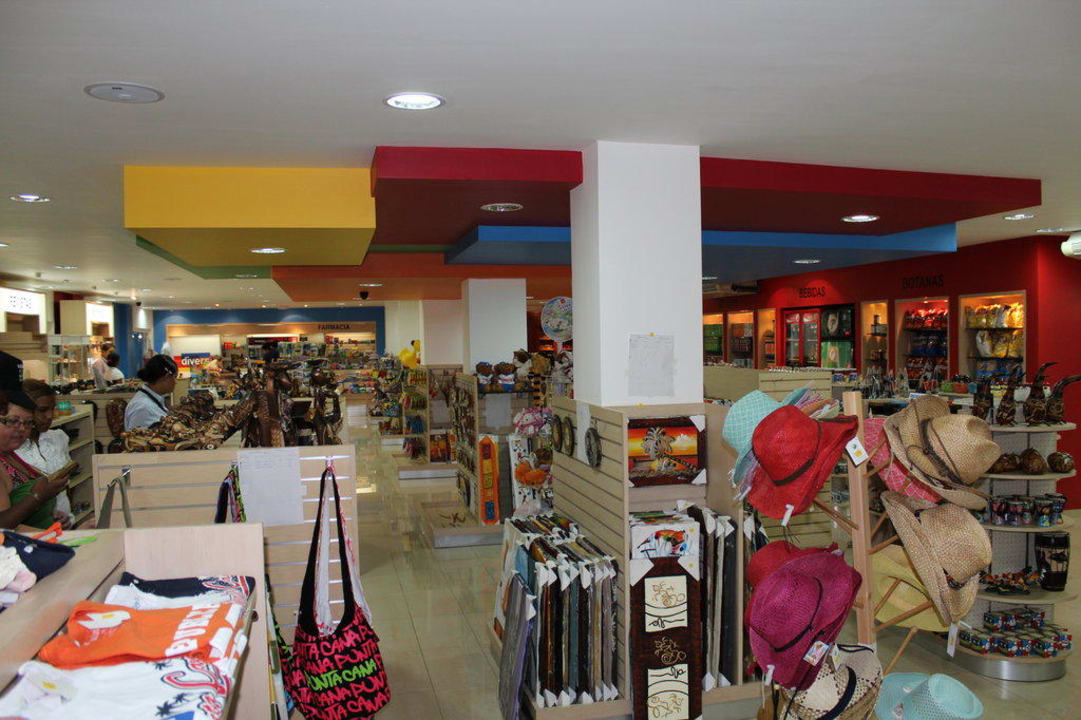 Minimarkt im Hotel TRS Turquesa Hotel - Adults only