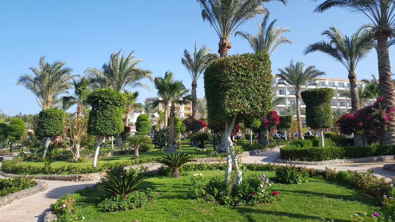 Garten des Hotels Le Jardin Aqua Park Resort