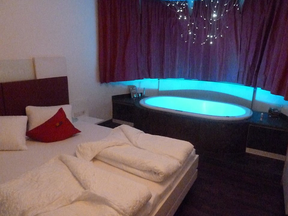 Türkis Jacuzzi Hotel Sonnleiten