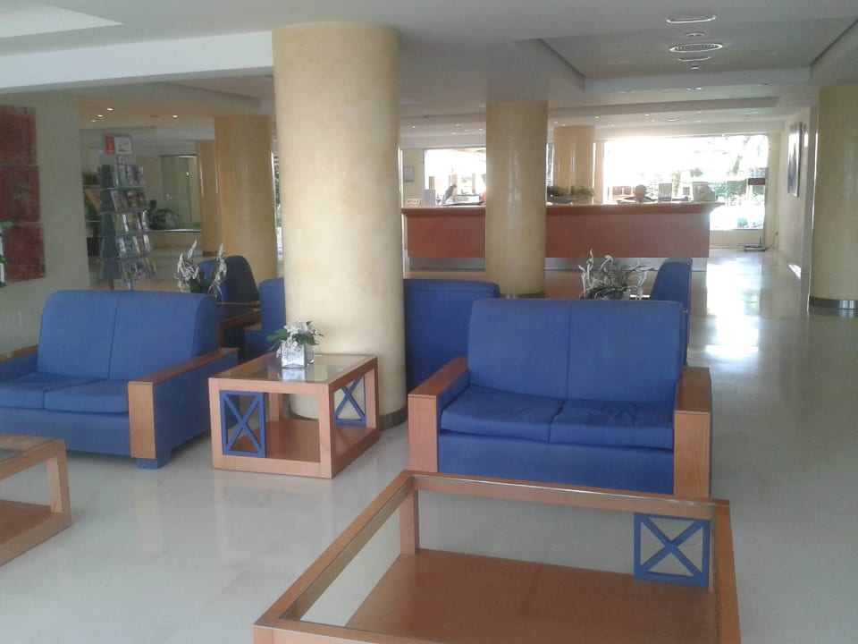 Wartebereich und Reception AYA Seahotel - Adults only
