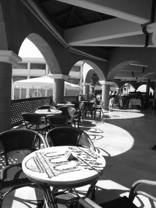 Cool bar to chill out in Hotel Kalithea Horizon Royal