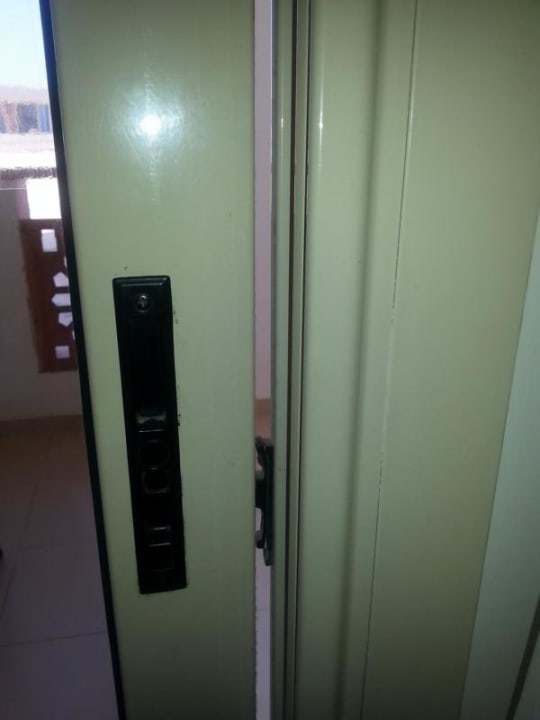 Terrassentüre ohne Funktion.. kann jeder rein Serenity Alpha Beach