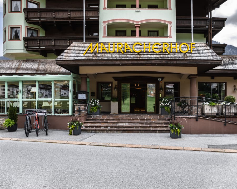 Außenansicht Hotel Mauracherhof