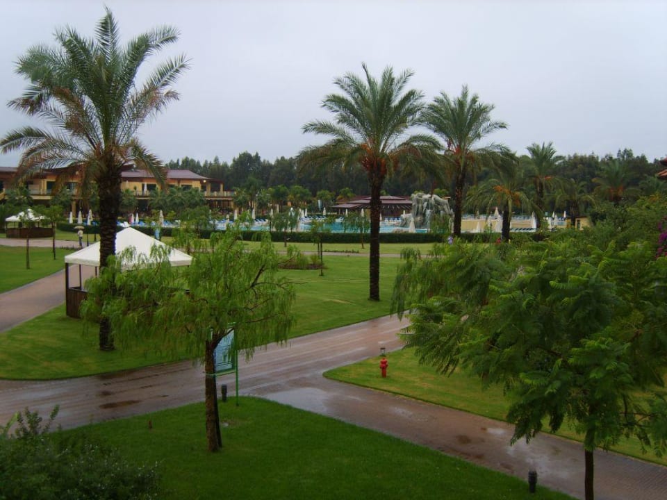 Die Anlage an unserem Anreisetag bei Regen Falkensteiner Club Funimation Garden Calabria