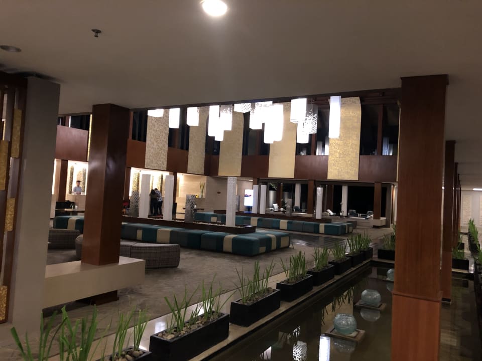 Lobby Courtyard by Marriott Bali Nusa Dua