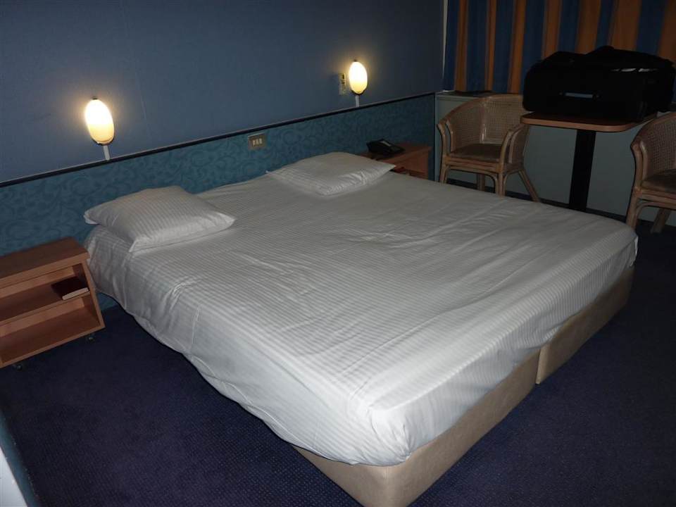 Lit double Leonardo Hotel Charleroi City Center