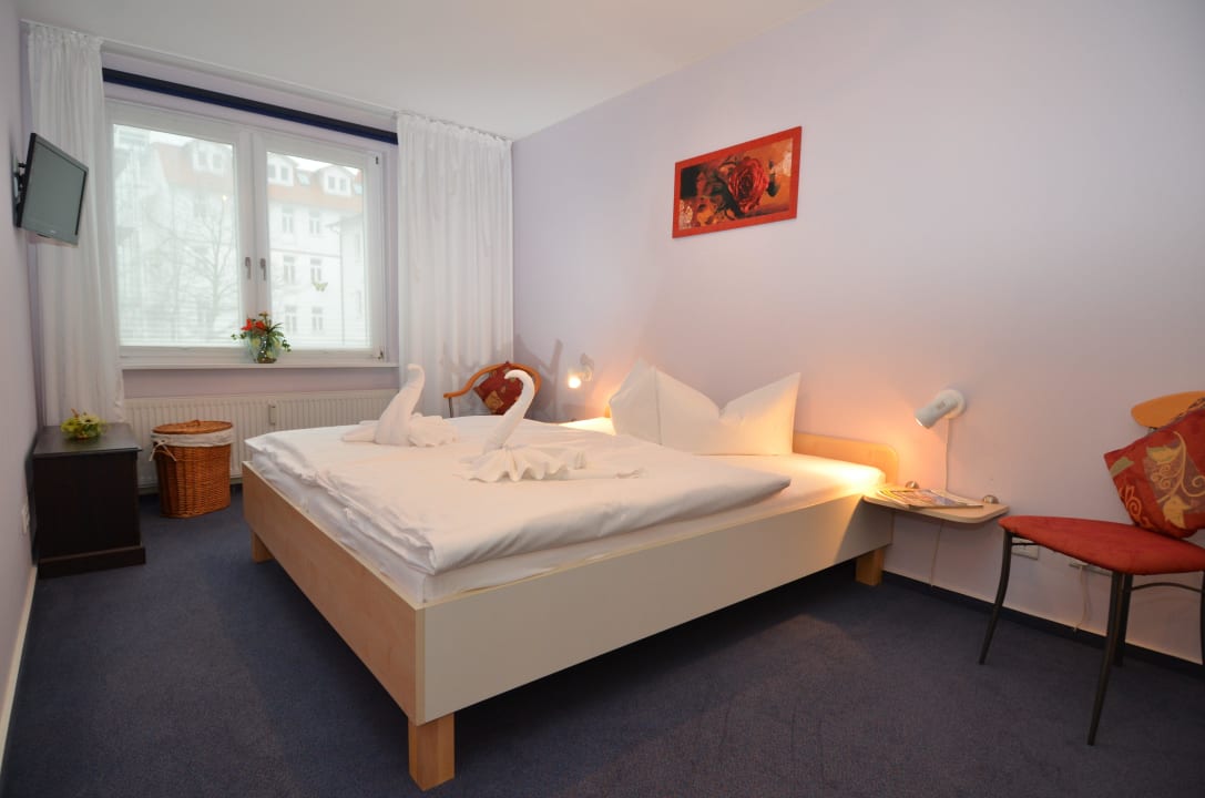 Schlafzimmer Ostseeappartements Rügen Villa Concordia