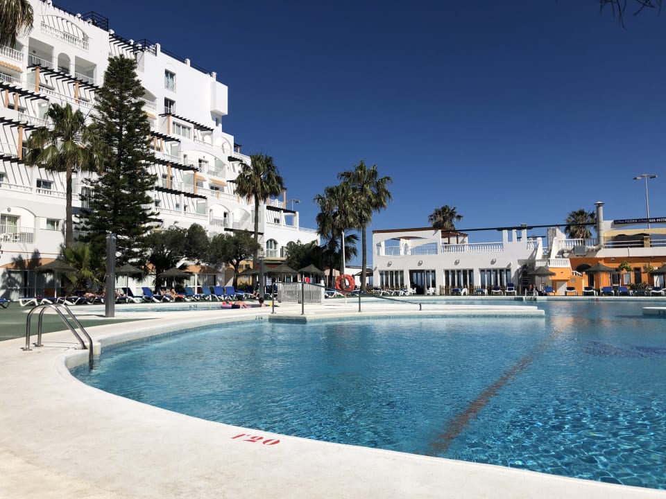 Pool Hotel Bahia Serena