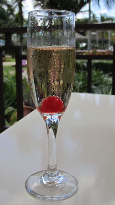 Champagner & Cherry Dreams La Romana Resort & Spa