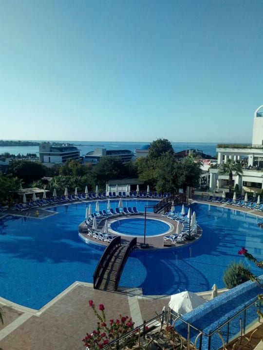 Pool Side Prenses Resort & Spa