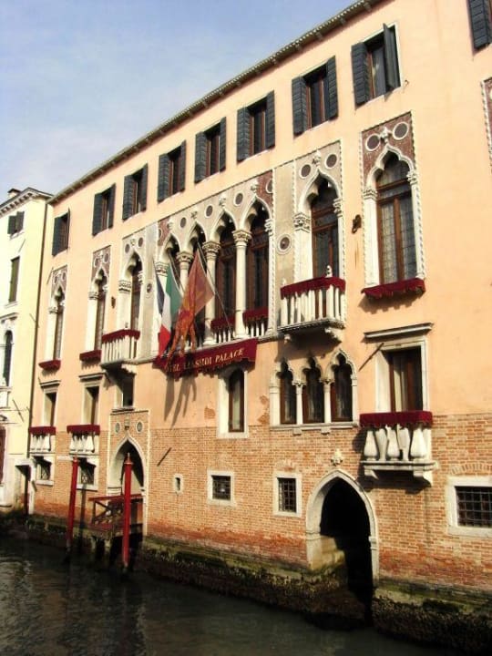 Außenansicht Hotel Liassidi Palace