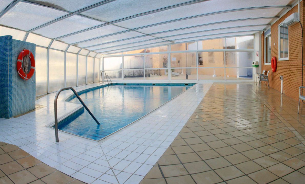 Piscina interior Hotel Neptuno