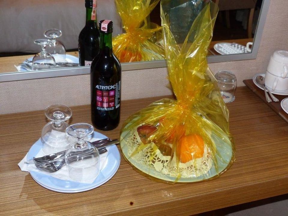 Willkommensgruss Obstteller und Wein Sunis Kumköy Beach Resort Hotel & Spa