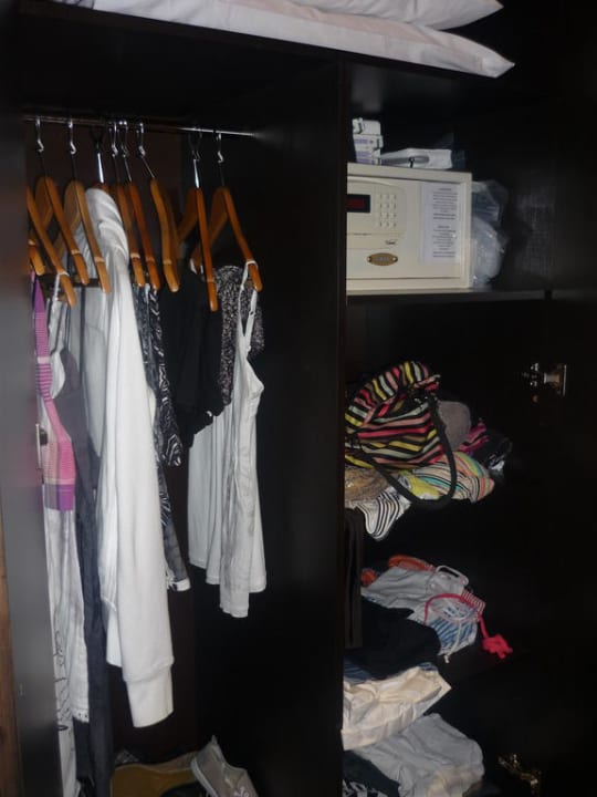 Deux armoires par chambre et coffre Hotel Riu Tikida Palmeraie