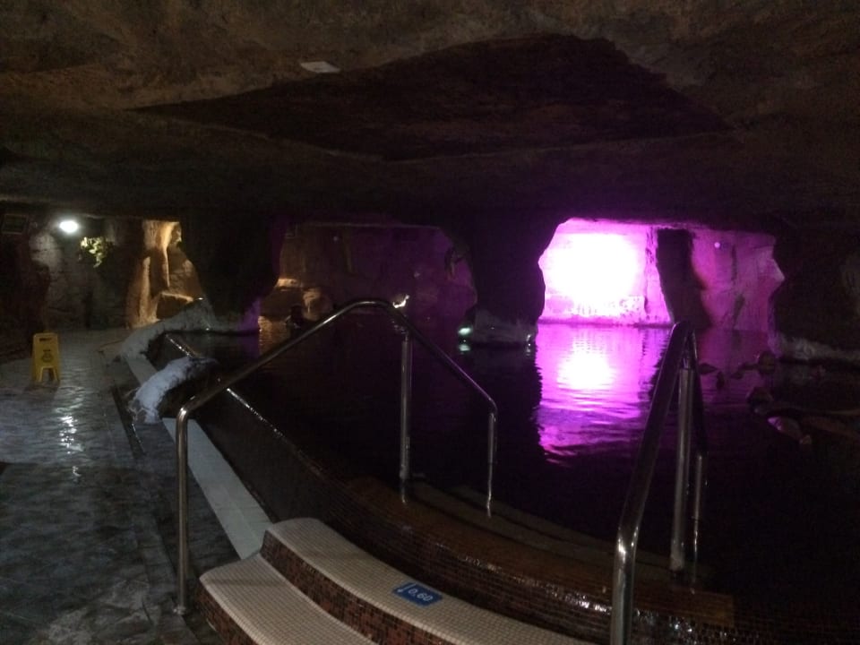 Pool Bull Escorial & Spa