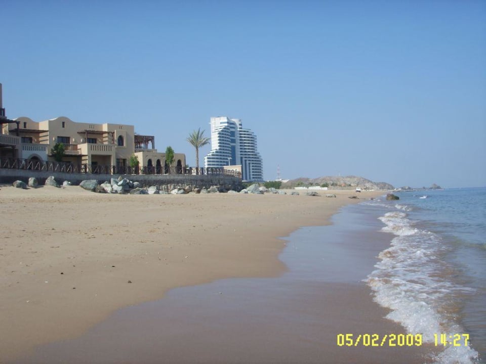 Am Strand Miramar Al Aqah Beach Resort