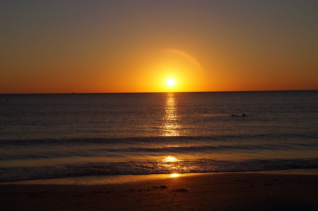 Sonnenuntergang Hotel Outrigger Beach Resort